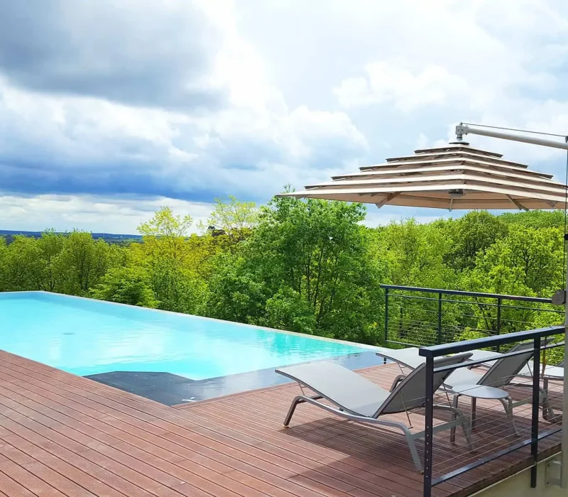 Parasol-Gardenart-LUSSO-terrasse-piscine