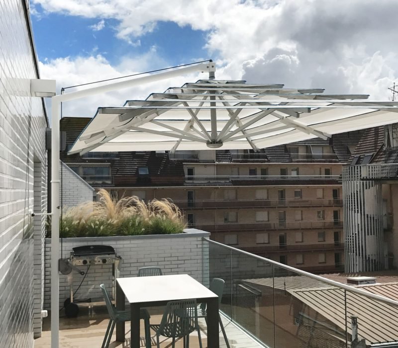 Parasol fixations murales Lusso - toit terrasse balcon