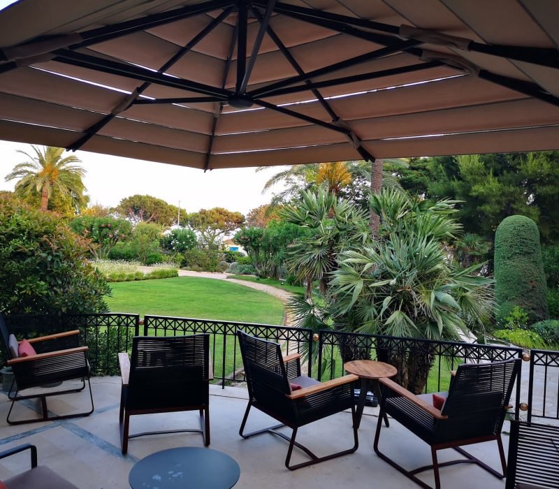 parasol lusso four seasons